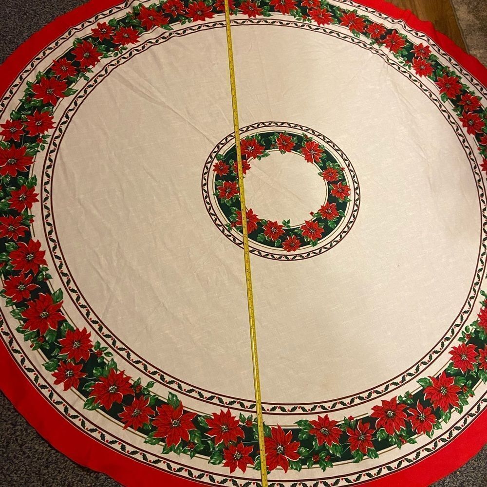 Vintage tree skirt poinsettia design‎ large 65” diameter